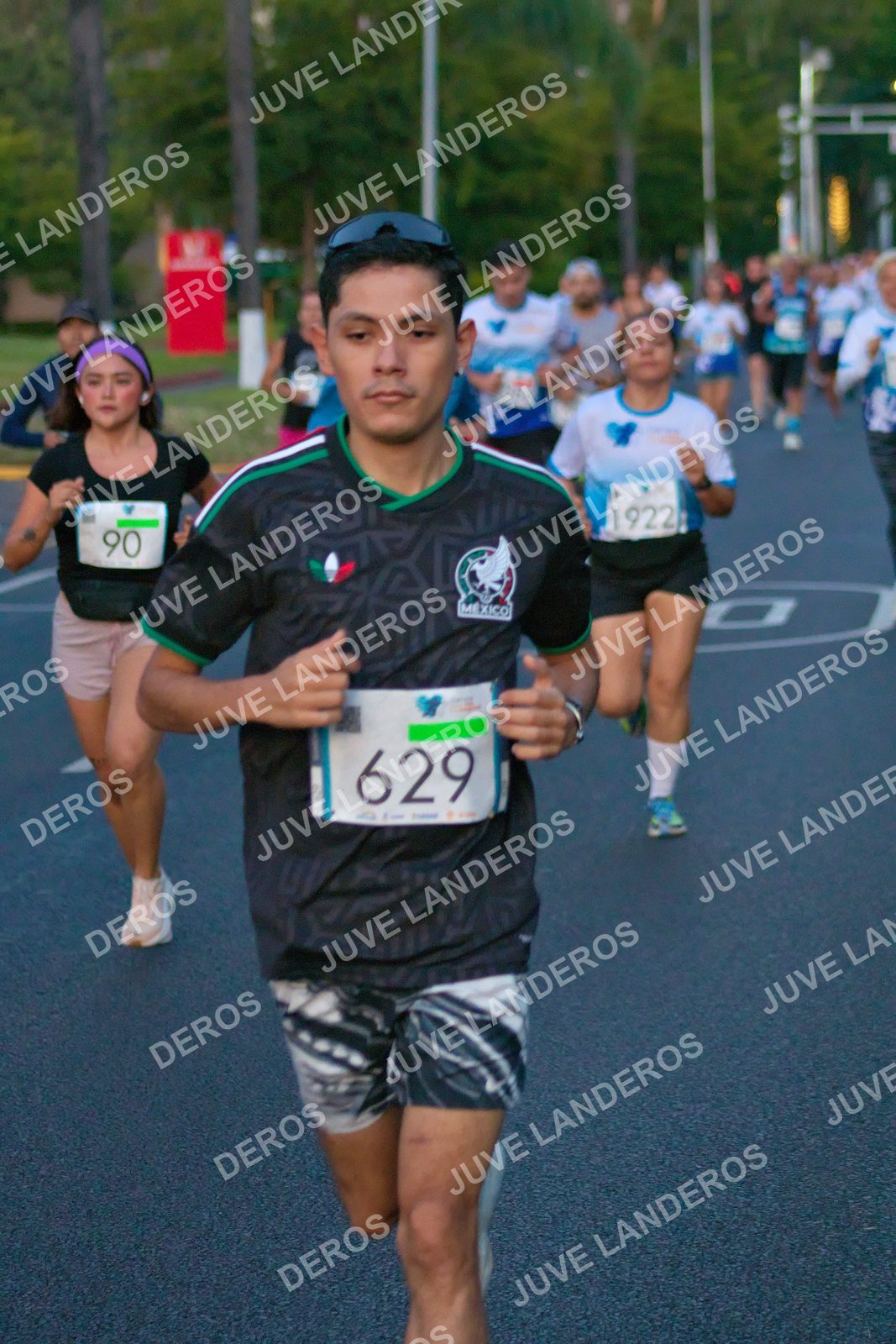 Foto del SERIAL DE CARRERAS DE GUADALAJARA — FECHA AV. NORMALISTAS en Vía RecreActiva Metropolitana, Av. Normalistas, Jardines Alcalde, Guadalajara a las 06:36 · dorsal 629, 90, 1922