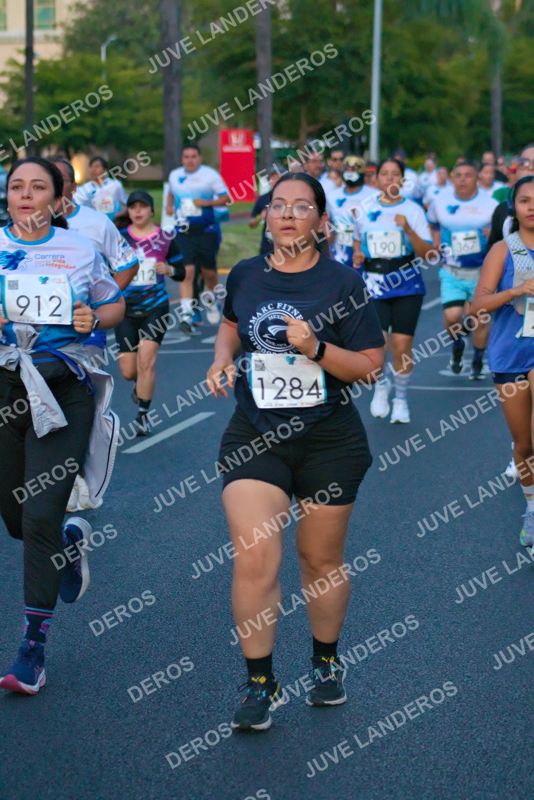Foto del SERIAL DE CARRERAS DE GUADALAJARA — FECHA AV. NORMALISTAS en Vía RecreActiva Metropolitana, Av. Normalistas, Jardines Alcalde, Guadalajara a las 06:38 · dorsal 912, 1284, 33, 367