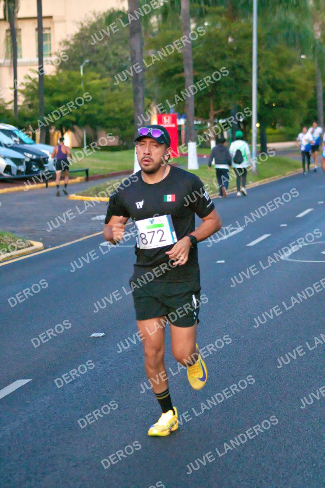 Foto del SERIAL DE CARRERAS DE GUADALAJARA — FECHA AV. NORMALISTAS en Vía RecreActiva Metropolitana, Av. Normalistas, Jardines Alcalde, Guadalajara a las 06:36 · dorsal 872