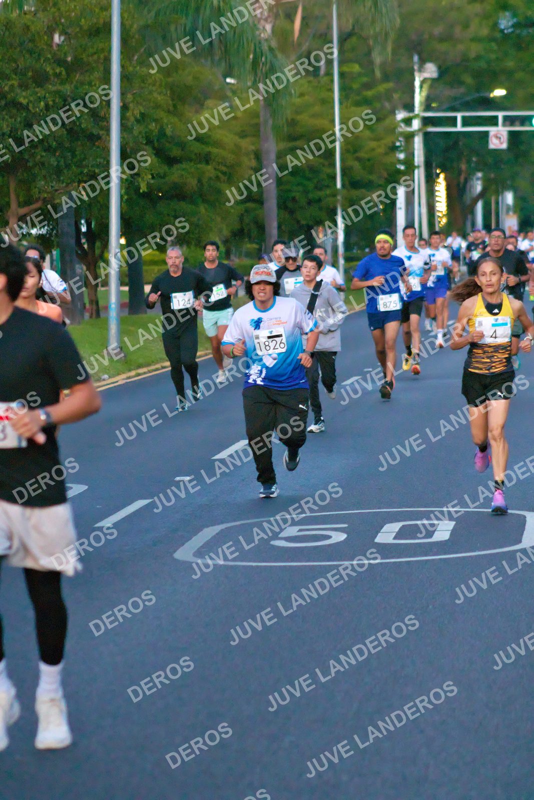 Foto del SERIAL DE CARRERAS DE GUADALAJARA — FECHA AV. NORMALISTAS en Vía RecreActiva Metropolitana, Av. Normalistas, Jardines Alcalde, Guadalajara a las 06:36 · dorsal 1826, 875, 4, 50