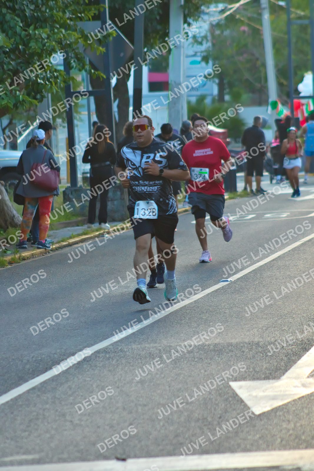 Foto del SERIAL DE CARRERAS DE GUADALAJARA — FECHA AV. NORMALISTAS en Vía RecreActiva Metropolitana, Av. Normalistas, Jardines Alcalde, Guadalajara a las 06:57 · dorsal 374, 1328
