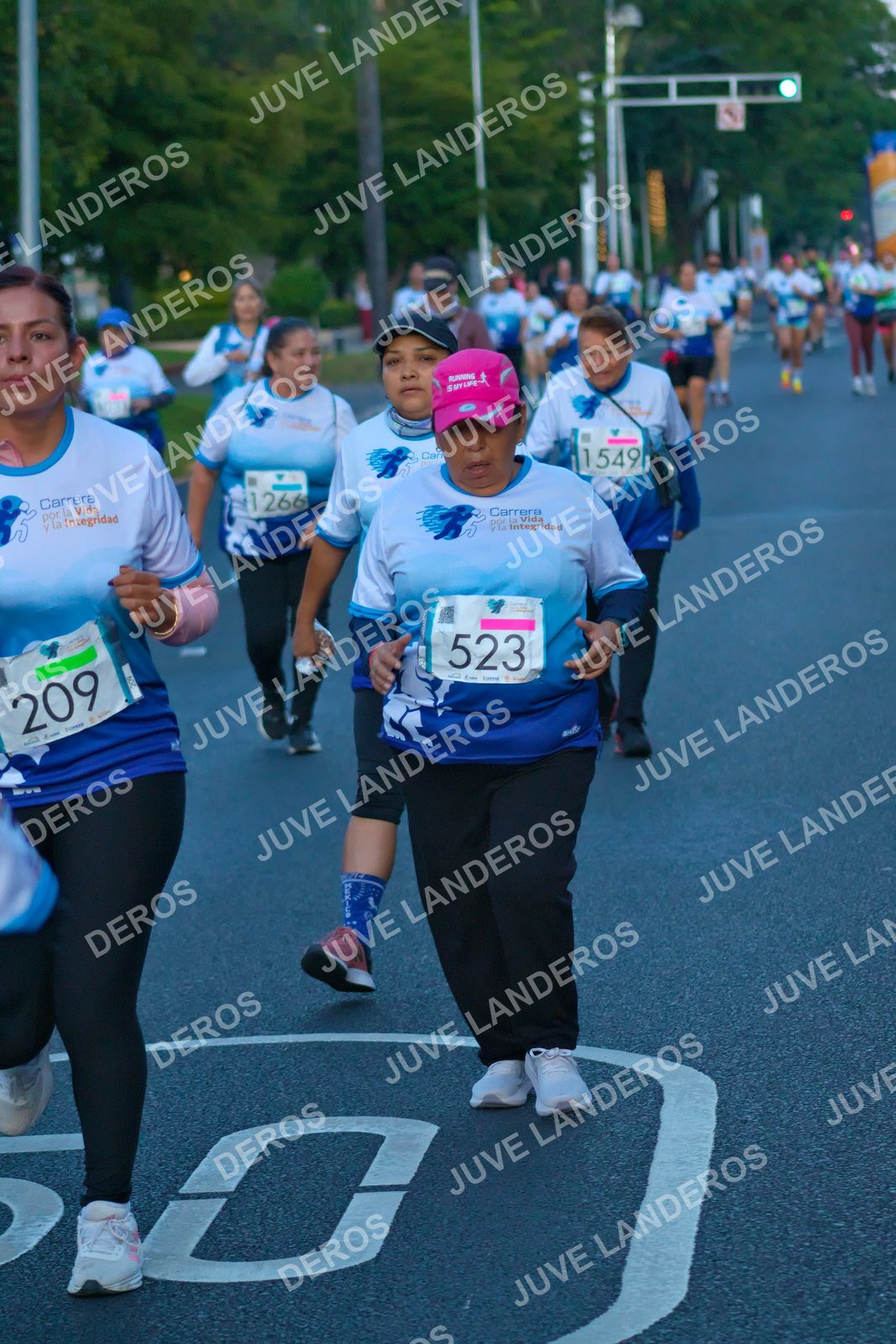 Foto del SERIAL DE CARRERAS DE GUADALAJARA — FECHA AV. NORMALISTAS en Vía RecreActiva Metropolitana, Av. Normalistas, Jardines Alcalde, Guadalajara a las 06:44 · dorsal 523, 209, 1549, 1266