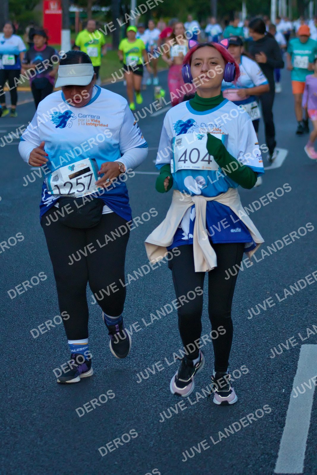 Foto del SERIAL DE CARRERAS DE GUADALAJARA — FECHA AV. NORMALISTAS en Vía RecreActiva Metropolitana, Av. Normalistas, Jardines Alcalde, Guadalajara a las 06:41 · dorsal 404, 1257