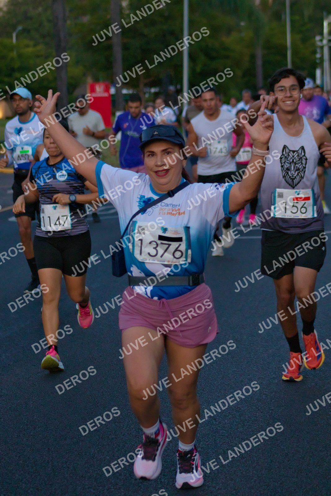 Foto del SERIAL DE CARRERAS DE GUADALAJARA — FECHA AV. NORMALISTAS en Vía RecreActiva Metropolitana, Av. Normalistas, Jardines Alcalde, Guadalajara a las 06:37 · dorsal 156, 1147, 1376, 1743