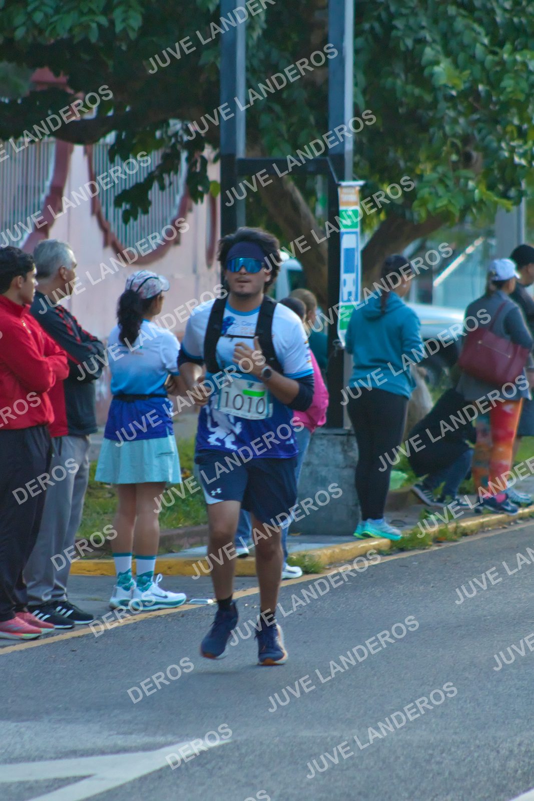 Foto del SERIAL DE CARRERAS DE GUADALAJARA — FECHA AV. NORMALISTAS en Vía RecreActiva Metropolitana, Av. Normalistas, Jardines Alcalde, Guadalajara a las 06:55 · dorsal 1010