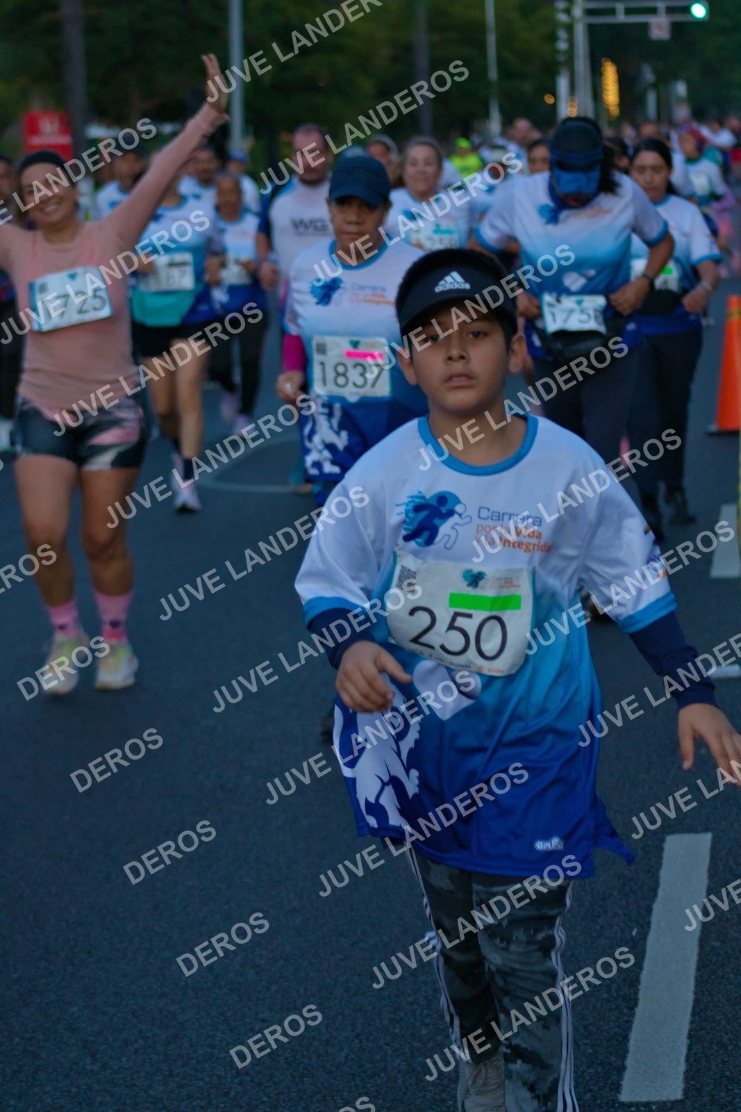 Foto del SERIAL DE CARRERAS DE GUADALAJARA — FECHA AV. NORMALISTAS en Vía RecreActiva Metropolitana, Av. Normalistas, Jardines Alcalde, Guadalajara a las 06:41 · dorsal 250, 1837, 1725