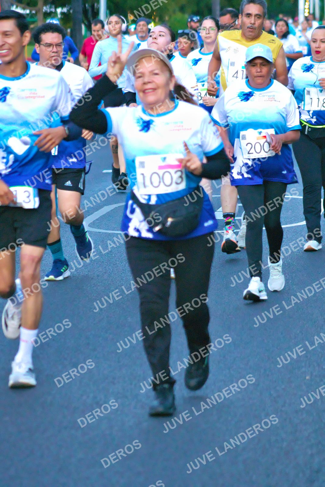 Foto del SERIAL DE CARRERAS DE GUADALAJARA — FECHA AV. NORMALISTAS en Vía RecreActiva Metropolitana, Av. Normalistas, Jardines Alcalde, Guadalajara a las 06:41 · dorsal 200, 1003, 3, 41