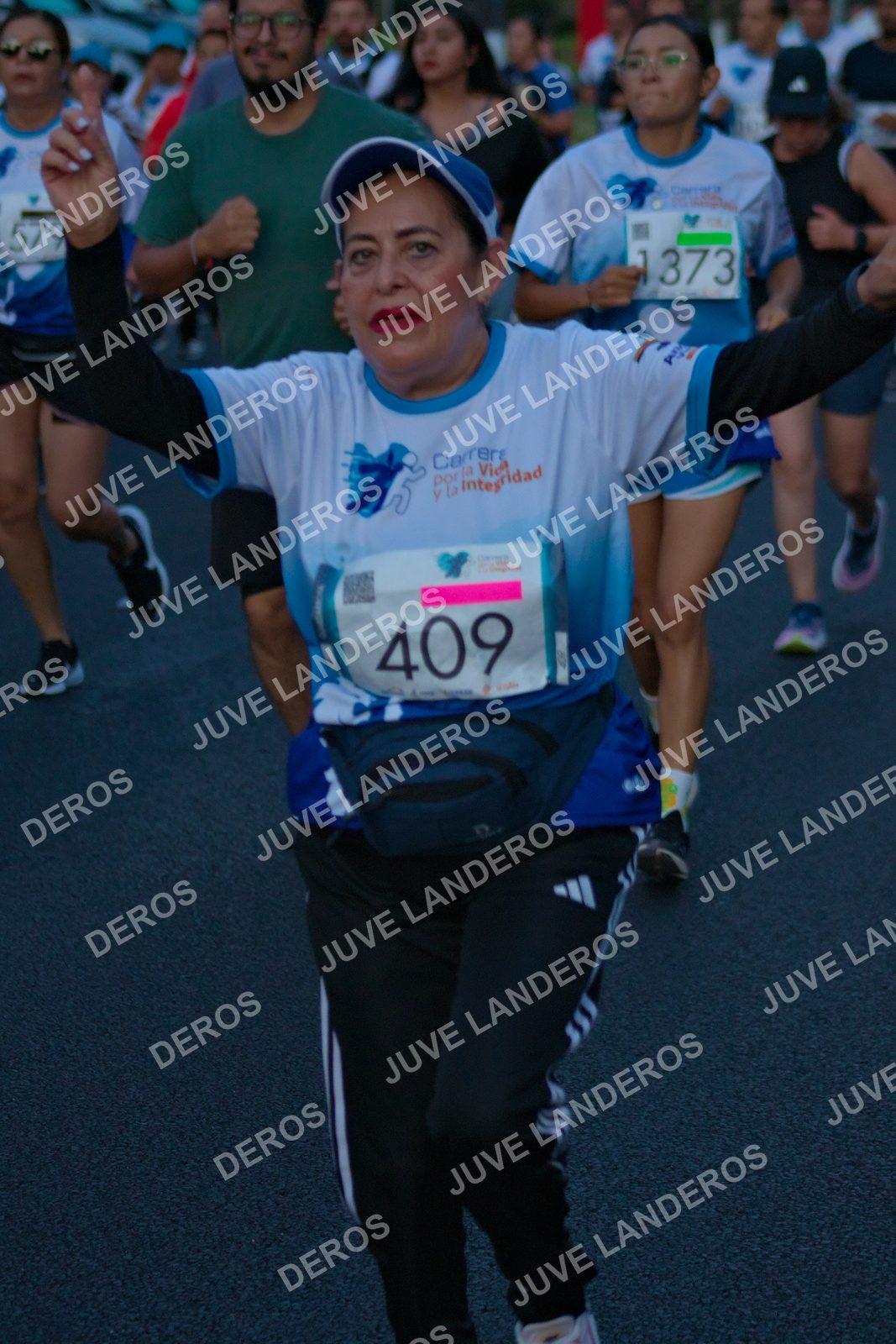 Foto del SERIAL DE CARRERAS DE GUADALAJARA — FECHA AV. NORMALISTAS en Vía RecreActiva Metropolitana, Av. Normalistas, Jardines Alcalde, Guadalajara a las 06:40 · dorsal 409, 579, 1373