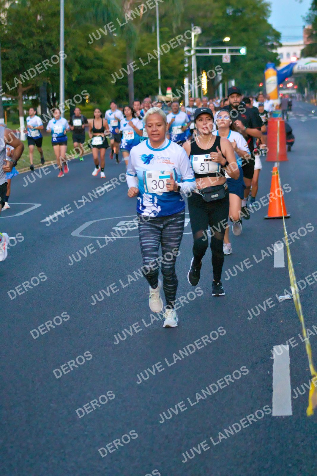 Foto del SERIAL DE CARRERAS DE GUADALAJARA — FECHA AV. NORMALISTAS en Vía RecreActiva Metropolitana, Av. Normalistas, Jardines Alcalde, Guadalajara a las 06:36 · dorsal 51, 30
