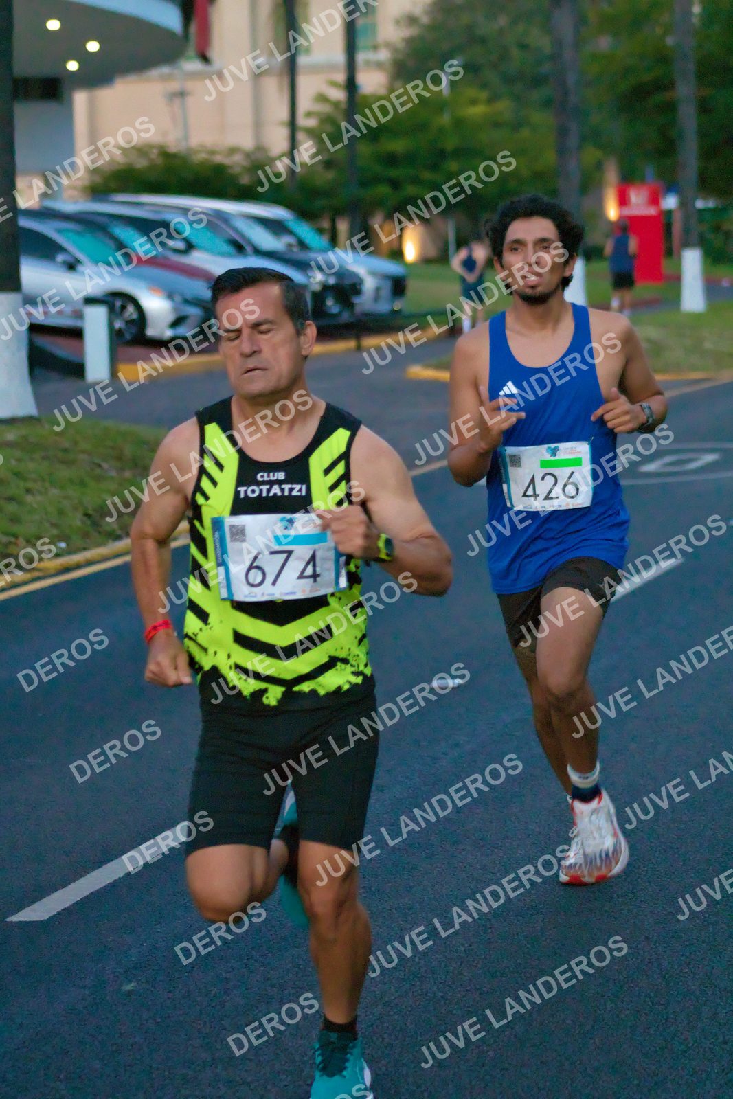 Foto del SERIAL DE CARRERAS DE GUADALAJARA — FECHA AV. NORMALISTAS en Vía RecreActiva Metropolitana, Av. Normalistas, Jardines Alcalde, Guadalajara a las 06:34 · dorsal 674, 426