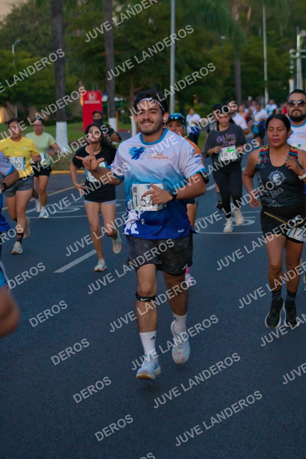 Foto del SERIAL DE CARRERAS DE GUADALAJARA — FECHA AV. NORMALISTAS en Vía RecreActiva Metropolitana, Av. Normalistas, Jardines Alcalde, Guadalajara a las 06:37 · dorsal 154, 1810, 30