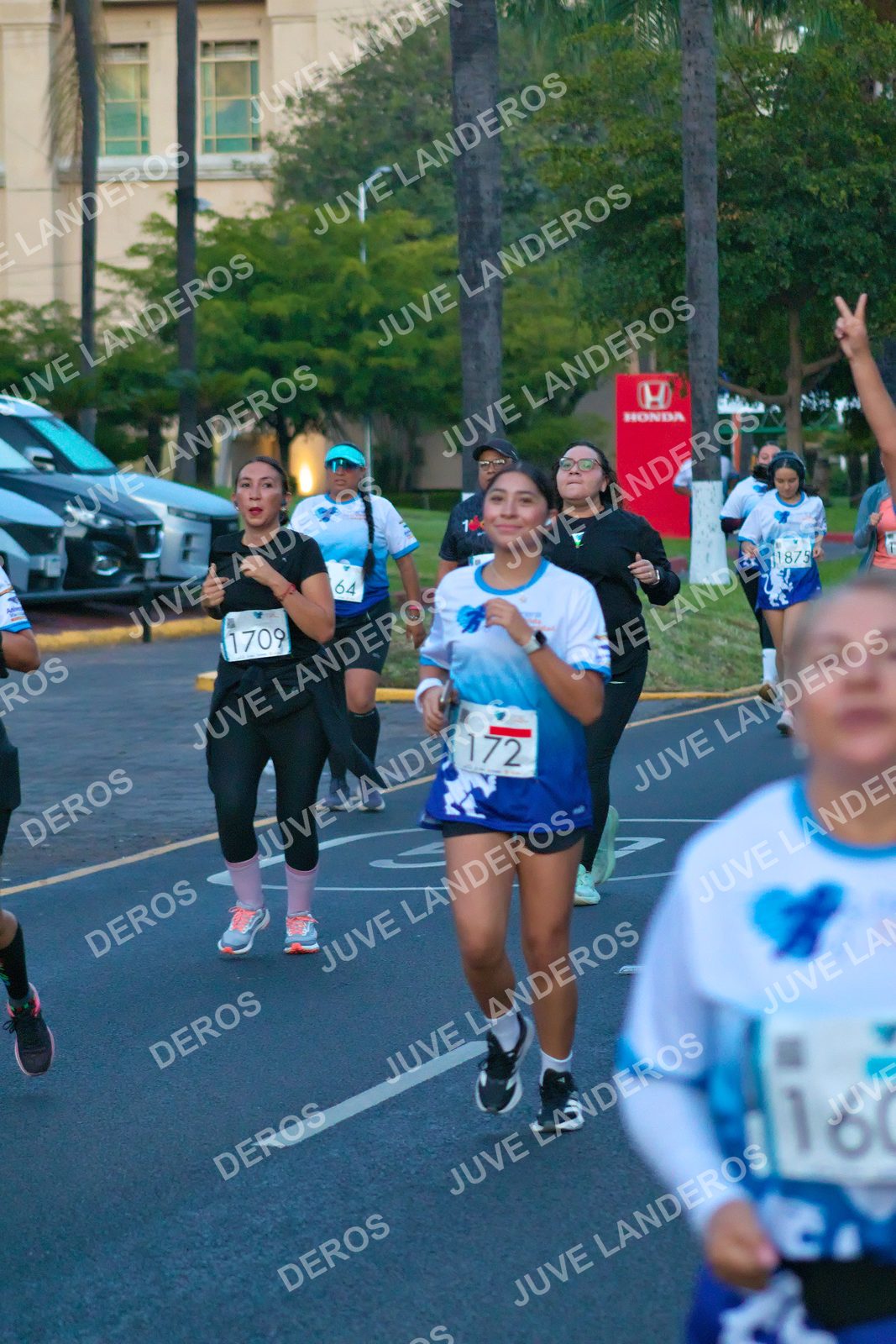 Foto del SERIAL DE CARRERAS DE GUADALAJARA — FECHA AV. NORMALISTAS en Vía RecreActiva Metropolitana, Av. Normalistas, Jardines Alcalde, Guadalajara a las 06:41 · dorsal 172, 1709, 64, 875