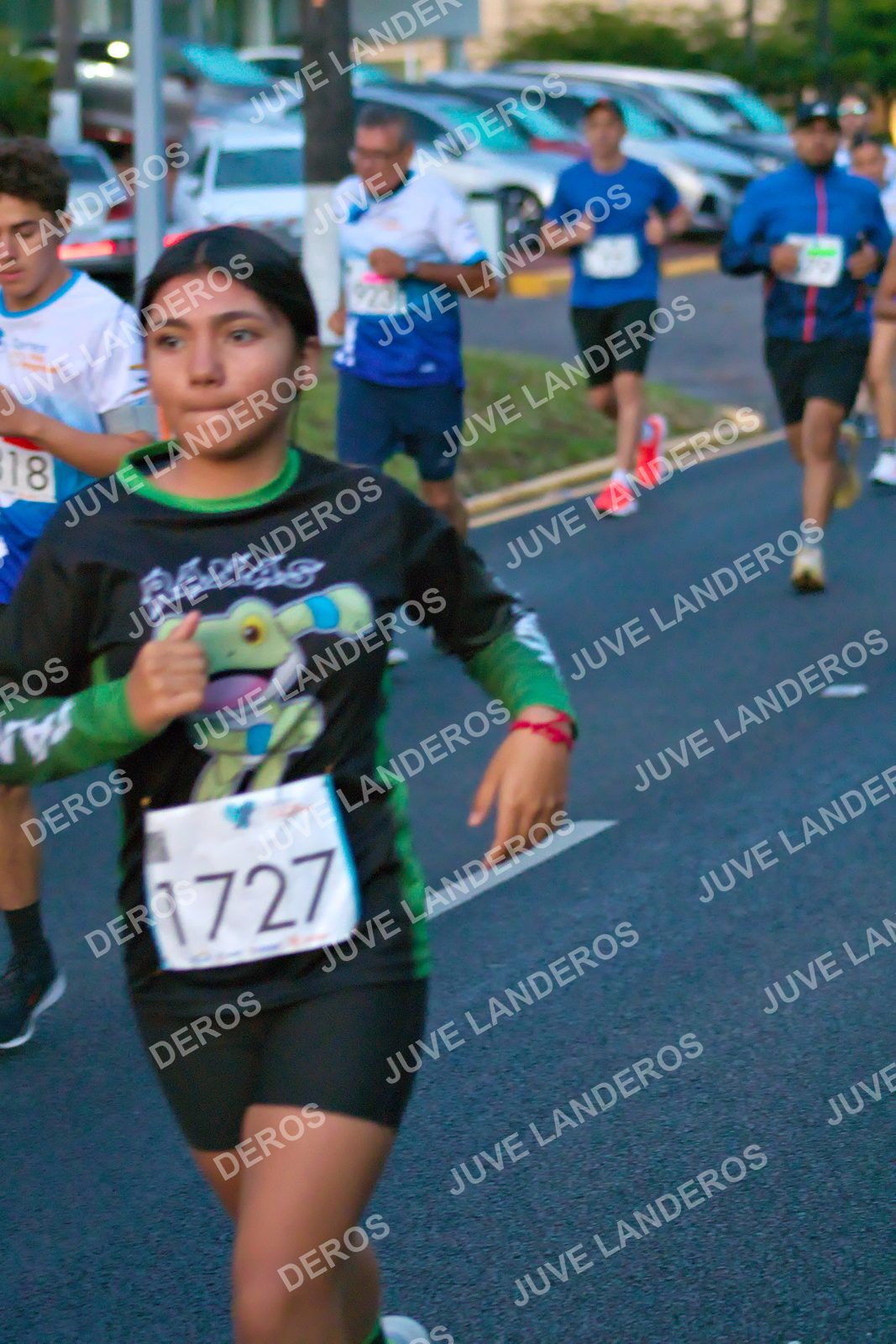 Foto del SERIAL DE CARRERAS DE GUADALAJARA — FECHA AV. NORMALISTAS en Vía RecreActiva Metropolitana, Av. Normalistas, Jardines Alcalde, Guadalajara a las 06:37 · dorsal 1727, 18