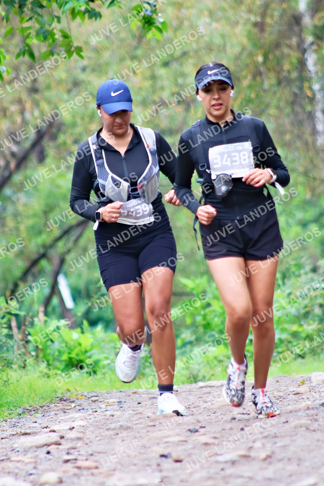 Foto del ULTRA TEQUILA 2026 en Tequila, Jalisco a las 08:35 · Ruta · dorsal 3438, 3439