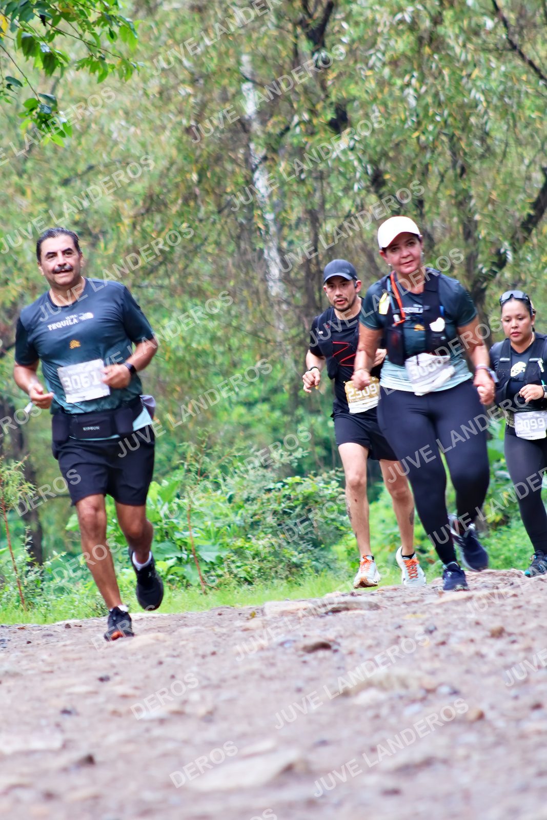 Foto del ULTRA TEQUILA 2026 en Tequila, Jalisco a las 08:37 · Ruta · dorsal 3061, 3099, 2309