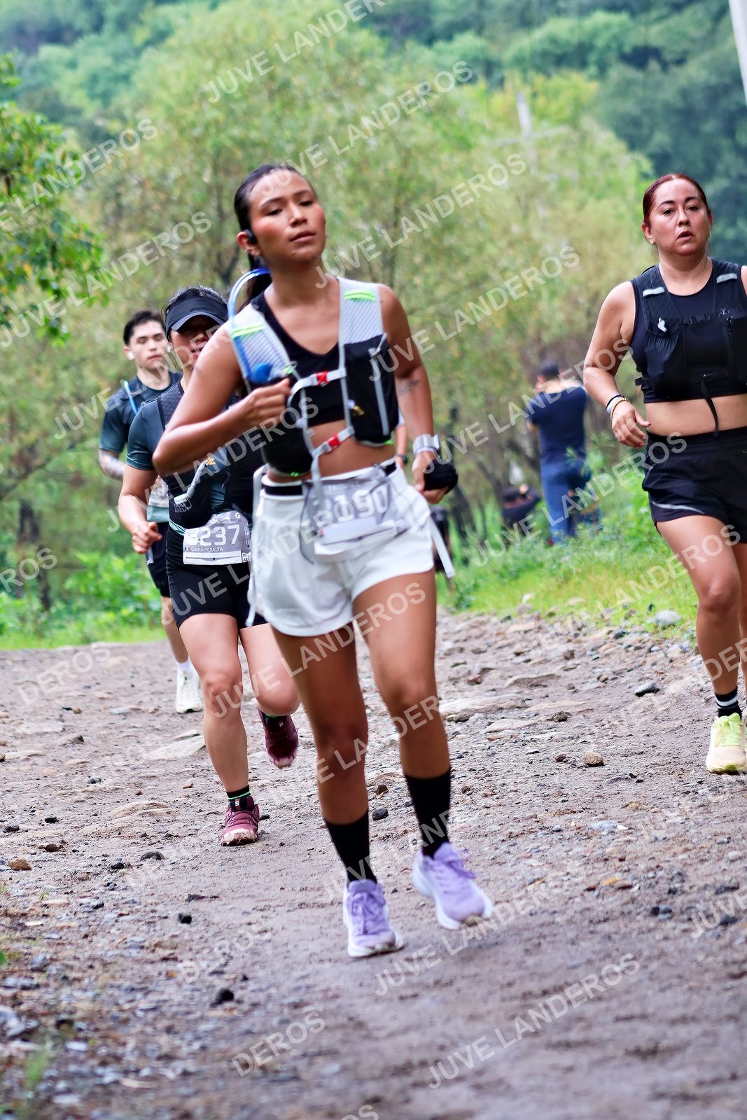 Foto del ULTRA TEQUILA 2026 en Tequila, Jalisco a las 08:29 · Ruta · dorsal 3190, 3237