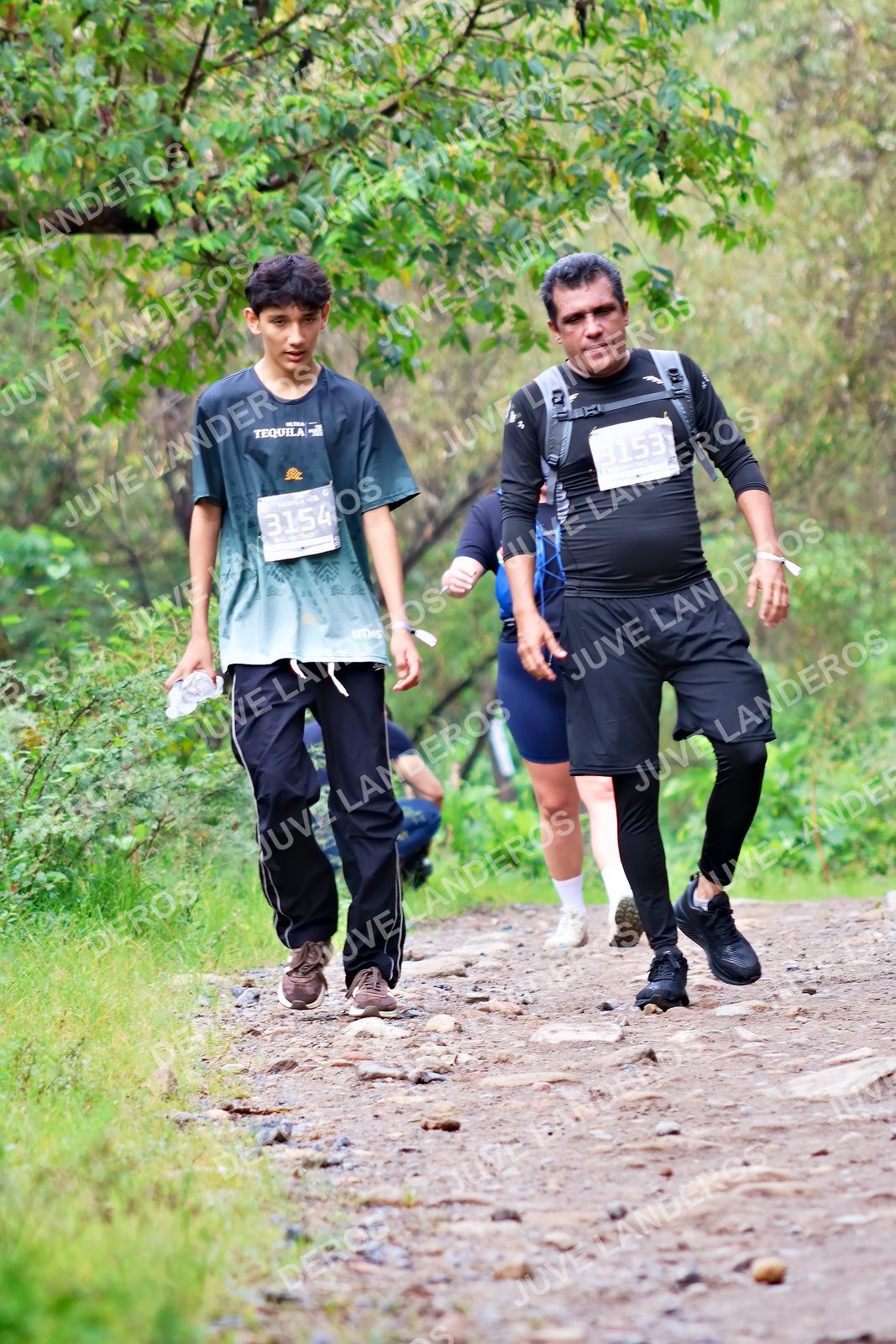 Foto del ULTRA TEQUILA 2026 en Tequila, Jalisco a las 08:52 · Ruta · dorsal 3154, 3153
