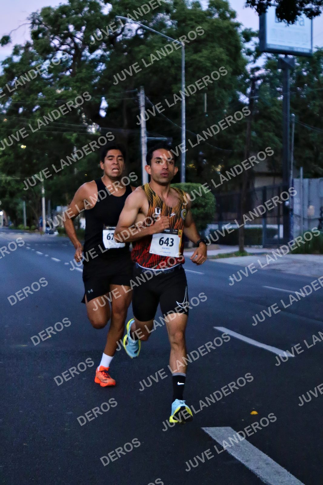 Foto de la X Carrera Leones Negros Red Cola 2026 en Rectoría General de la UdeG, Av. Juárez 976 (meta en Av. Enrique Díaz de León y Pedro Moreno), Guadalajara a las 04:48 · dorsal 643, 67