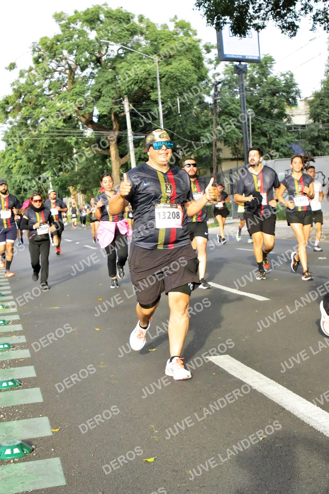 Foto de la X Carrera Leones Negros Red Cola 2026 en Rectoría General de la UdeG, Av. Juárez 976 (meta en Av. Enrique Díaz de León y Pedro Moreno), Guadalajara a las 08:04 · dorsal 13208, 2609