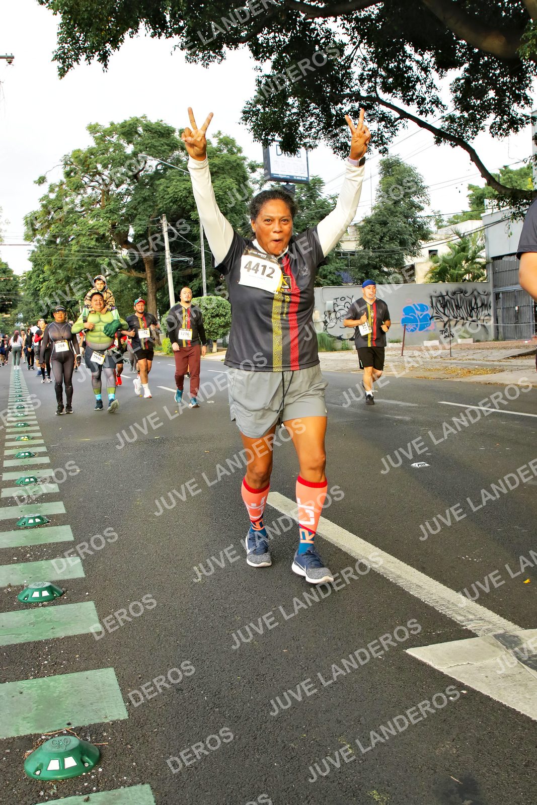 Foto de la X Carrera Leones Negros Red Cola 2026 en Rectoría General de la UdeG, Av. Juárez 976 (meta en Av. Enrique Díaz de León y Pedro Moreno), Guadalajara a las 07:22 · dorsal 4412