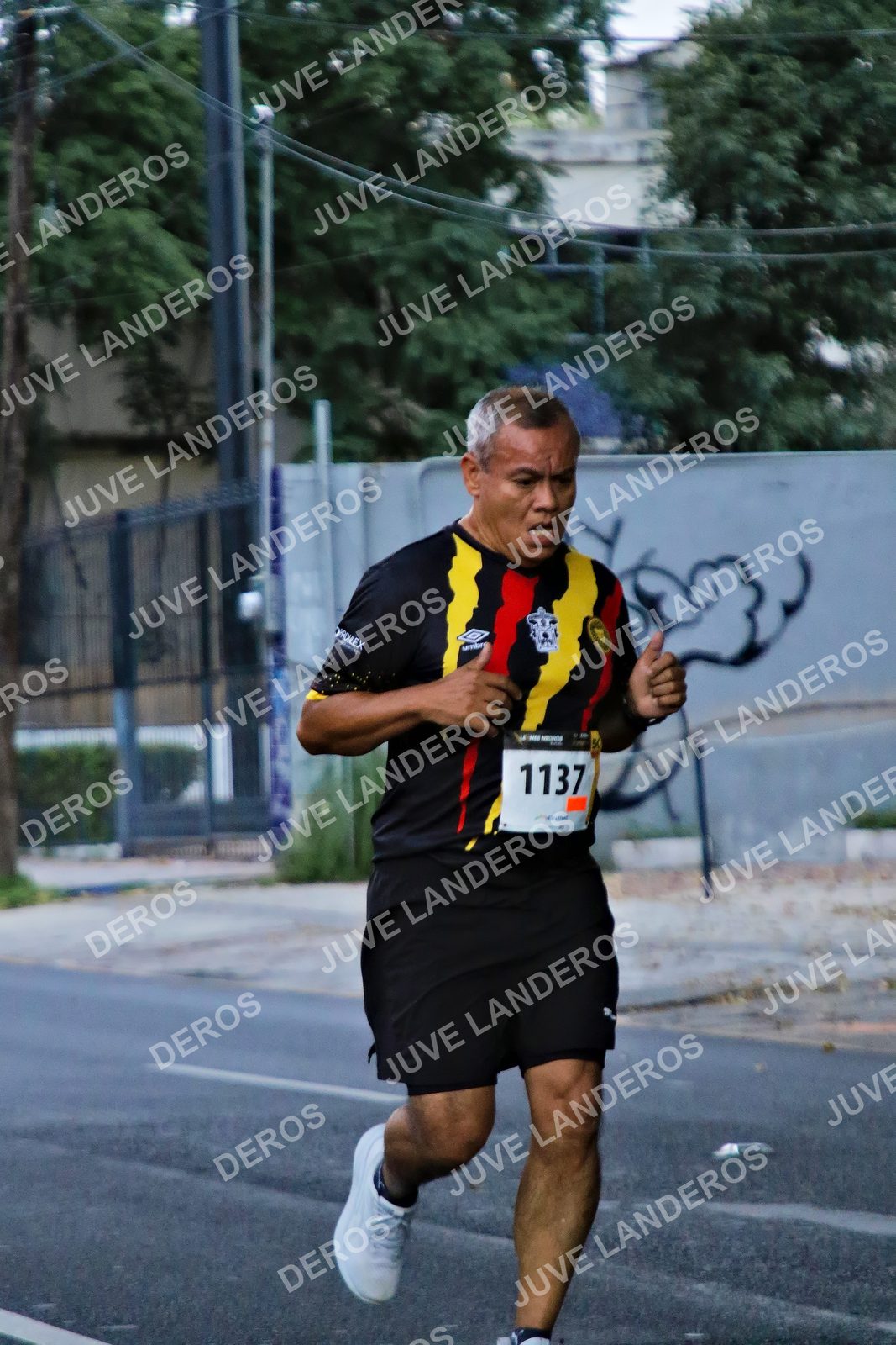 Foto de la X Carrera Leones Negros Red Cola 2026 en Rectoría General de la UdeG, Av. Juárez 976 (meta en Av. Enrique Díaz de León y Pedro Moreno), Guadalajara a las 04:55