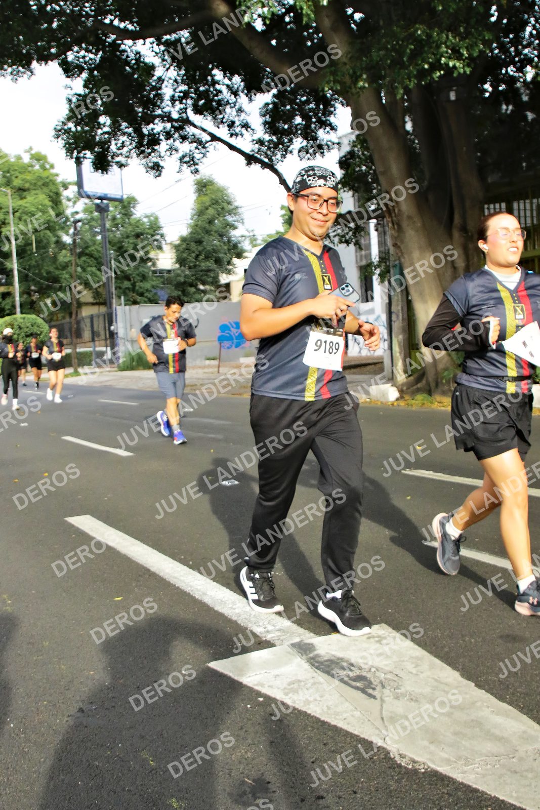 Foto de la X Carrera Leones Negros Red Cola 2026 en Rectoría General de la UdeG, Av. Juárez 976 (meta en Av. Enrique Díaz de León y Pedro Moreno), Guadalajara a las 08:11 · dorsal 9189