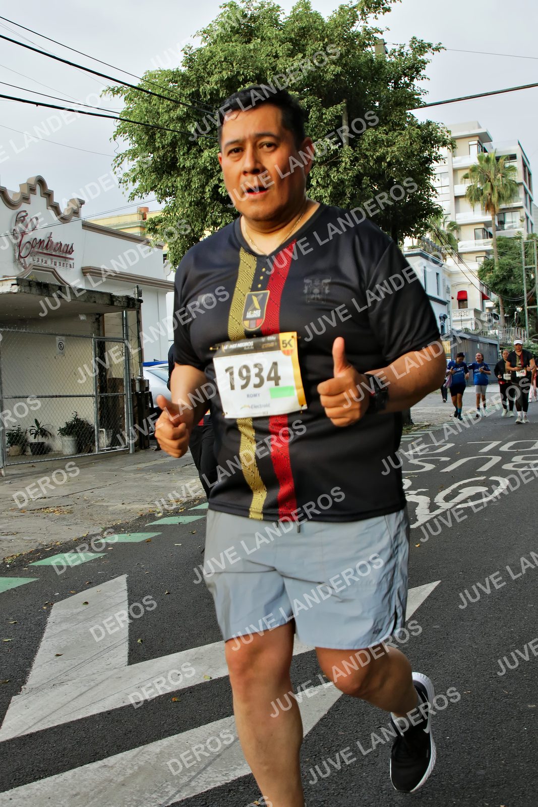 Foto de la X Carrera Leones Negros Red Cola 2026 en Rectoría General de la UdeG, Av. Juárez 976 (meta en Av. Enrique Díaz de León y Pedro Moreno), Guadalajara a las 07:21 · dorsal 1934, 70