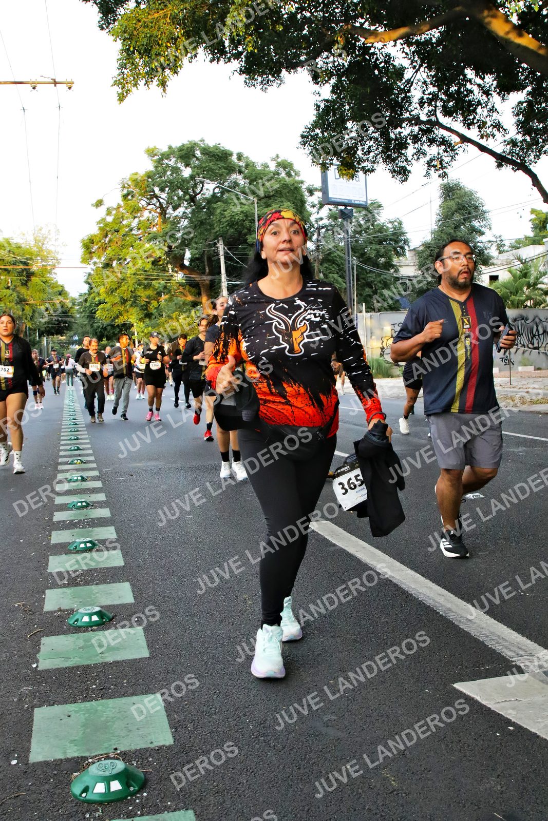 Foto de la X Carrera Leones Negros Red Cola 2026 en Rectoría General de la UdeG, Av. Juárez 976 (meta en Av. Enrique Díaz de León y Pedro Moreno), Guadalajara a las 05:07 · dorsal 365