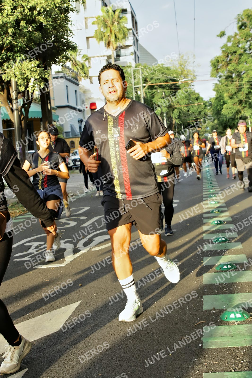 Foto de la X Carrera Leones Negros Red Cola 2026 en Rectoría General de la UdeG, Av. Juárez 976 (meta en Av. Enrique Díaz de León y Pedro Moreno), Guadalajara a las 07:24