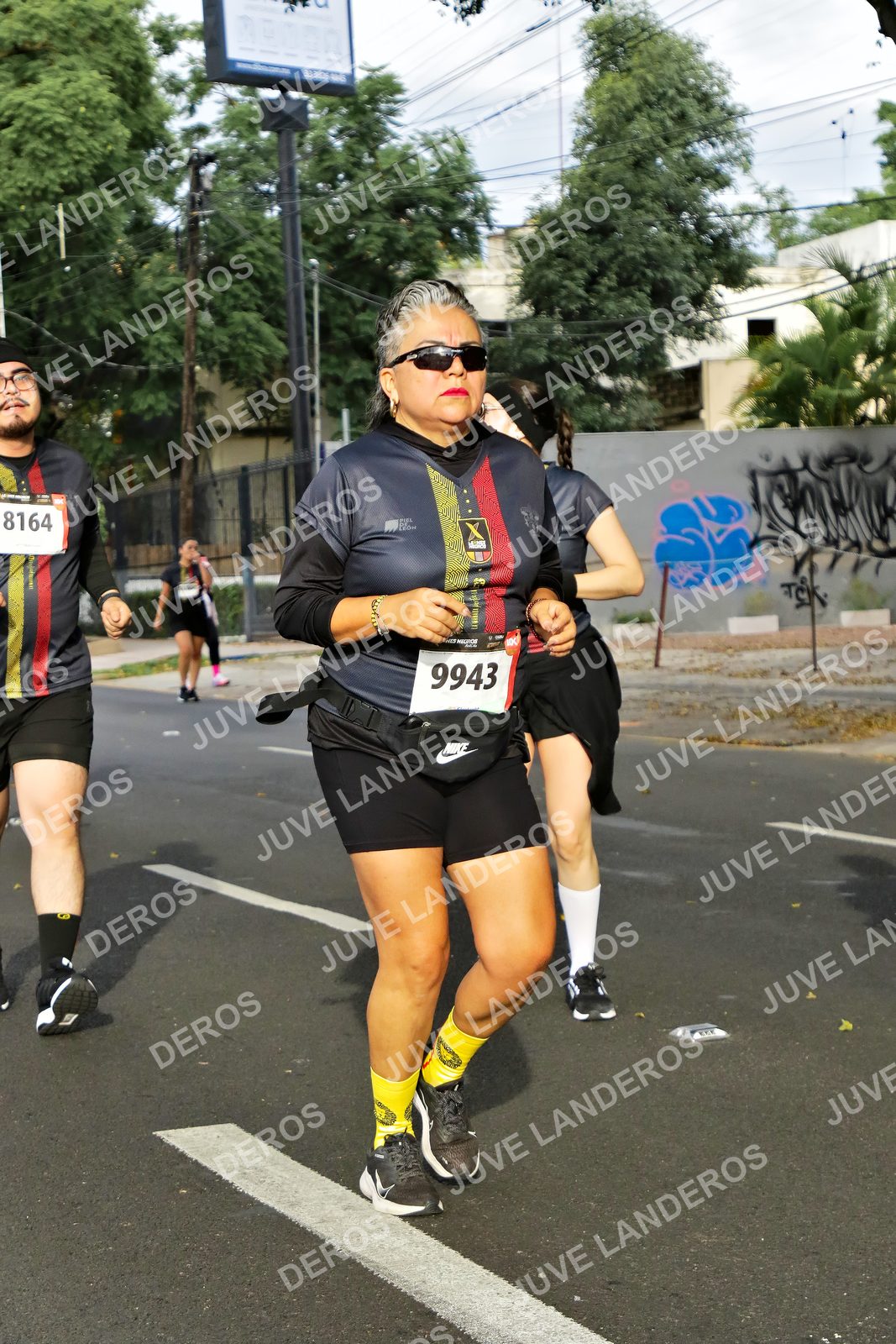 Foto de la X Carrera Leones Negros Red Cola 2026 en Rectoría General de la UdeG, Av. Juárez 976 (meta en Av. Enrique Díaz de León y Pedro Moreno), Guadalajara a las 08:12 · dorsal 9943, 8164