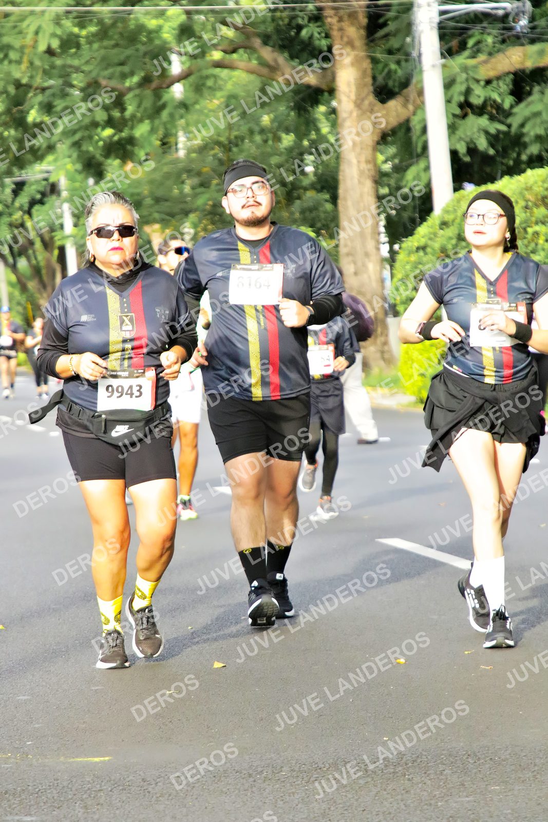 Foto de la X Carrera Leones Negros Red Cola 2026 en Rectoría General de la UdeG, Av. Juárez 976 (meta en Av. Enrique Díaz de León y Pedro Moreno), Guadalajara a las 08:12 · dorsal 9943, 8164