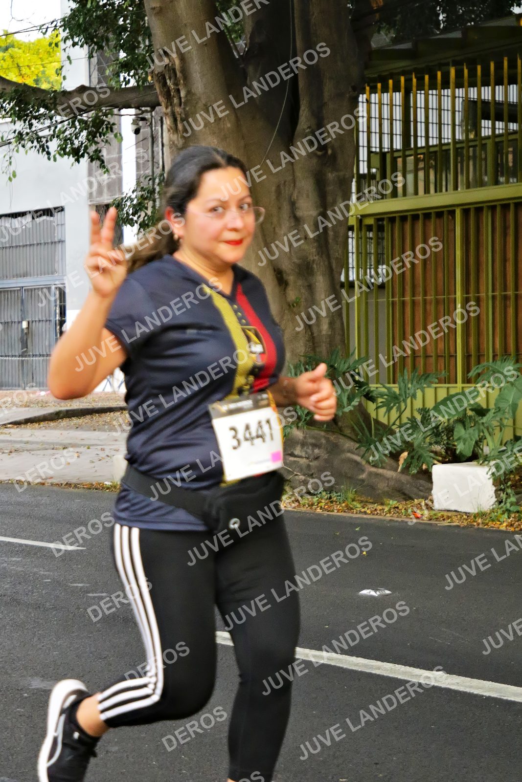 Foto de la X Carrera Leones Negros Red Cola 2026 en Rectoría General de la UdeG, Av. Juárez 976 (meta en Av. Enrique Díaz de León y Pedro Moreno), Guadalajara a las 05:04 · dorsal 3441