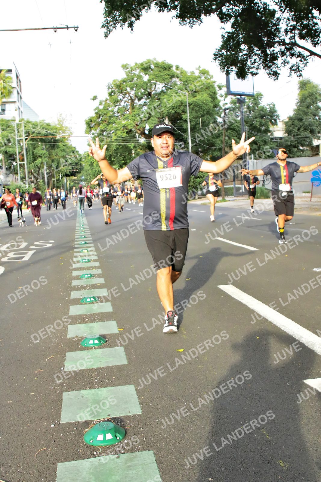 Foto de la X Carrera Leones Negros Red Cola 2026 en Rectoría General de la UdeG, Av. Juárez 976 (meta en Av. Enrique Díaz de León y Pedro Moreno), Guadalajara a las 08:03 · dorsal 9526