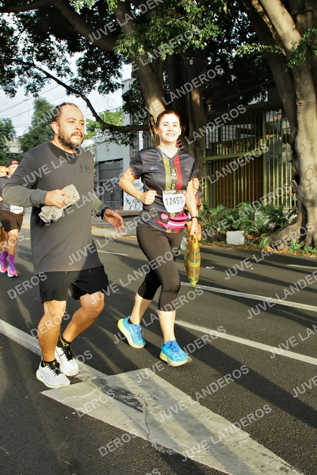 Foto de la X Carrera Leones Negros Red Cola 2026 en Rectoría General de la UdeG, Av. Juárez 976 (meta en Av. Enrique Díaz de León y Pedro Moreno), Guadalajara a las 07:34 · dorsal 12459, 13042
