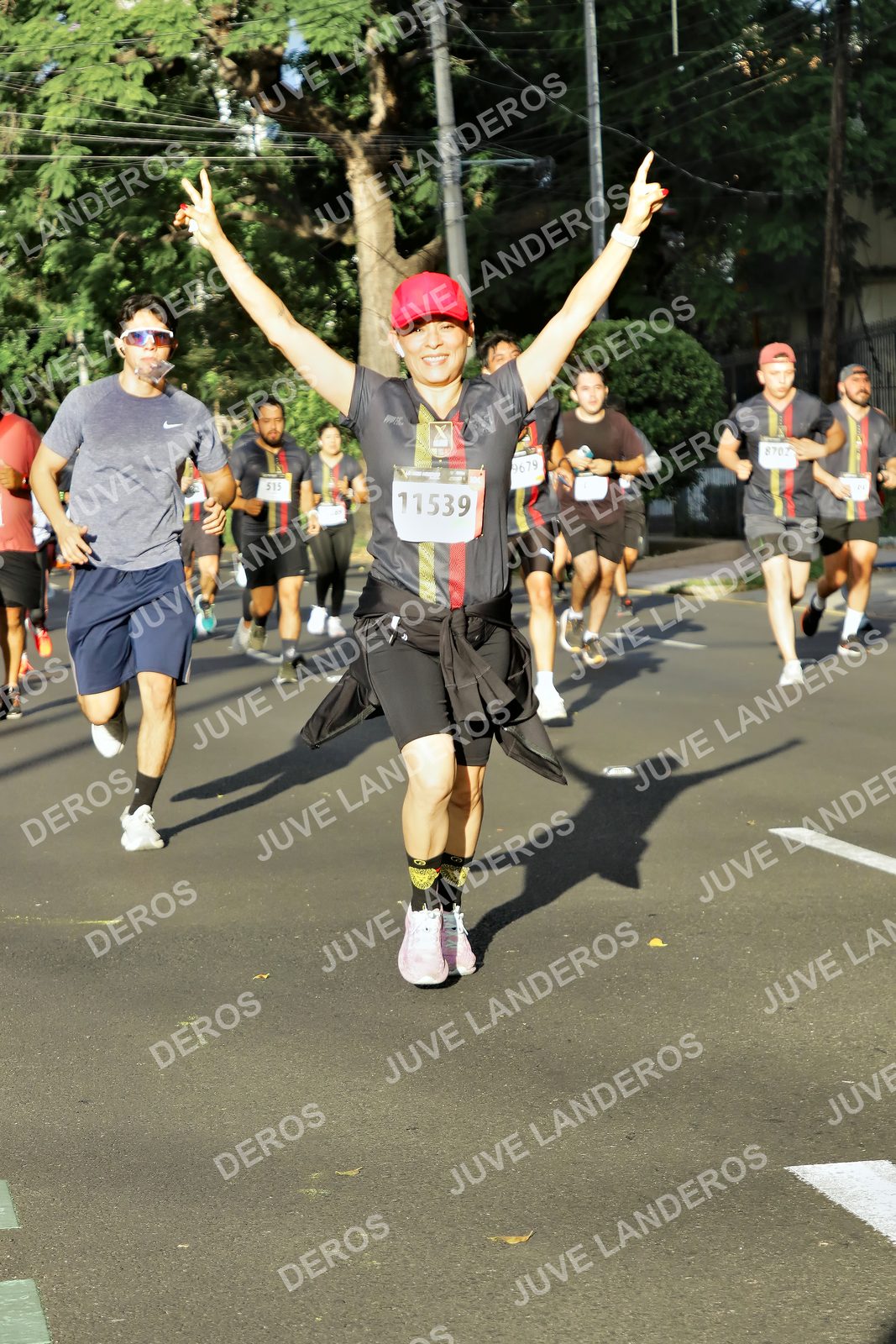 Foto de la X Carrera Leones Negros Red Cola 2026 en Rectoría General de la UdeG, Av. Juárez 976 (meta en Av. Enrique Díaz de León y Pedro Moreno), Guadalajara a las 07:48 · dorsal 11539, 515, 9679, 8702
