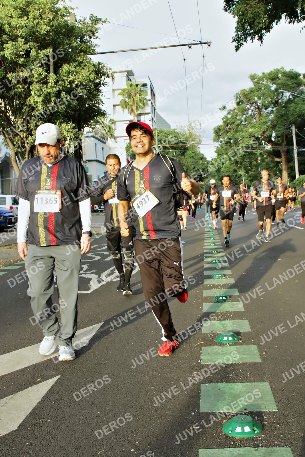 Foto de la X Carrera Leones Negros Red Cola 2026 en Rectoría General de la UdeG, Av. Juárez 976 (meta en Av. Enrique Díaz de León y Pedro Moreno), Guadalajara a las 07:33 · dorsal 11365, 4937