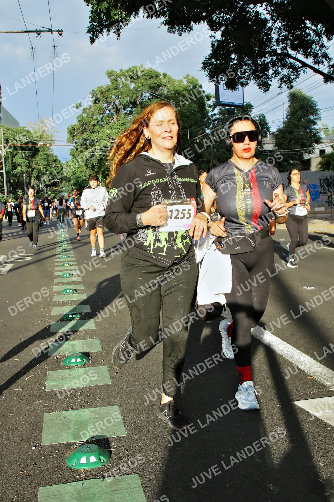 Foto de la X Carrera Leones Negros Red Cola 2026 en Rectoría General de la UdeG, Av. Juárez 976 (meta en Av. Enrique Díaz de León y Pedro Moreno), Guadalajara a las 07:44 · dorsal 1255, 8266