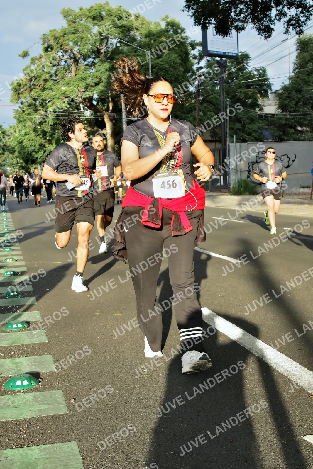 Foto de la X Carrera Leones Negros Red Cola 2026 en Rectoría General de la UdeG, Av. Juárez 976 (meta en Av. Enrique Díaz de León y Pedro Moreno), Guadalajara a las 07:41 · dorsal 456, 35