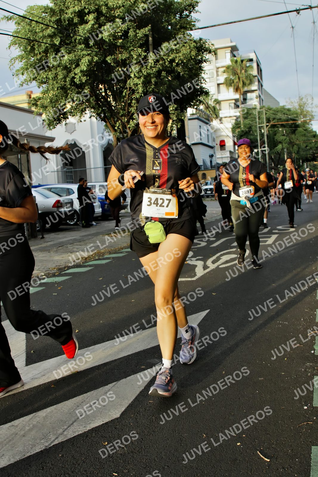 Foto de la X Carrera Leones Negros Red Cola 2026 en Rectoría General de la UdeG, Av. Juárez 976 (meta en Av. Enrique Díaz de León y Pedro Moreno), Guadalajara a las 07:23 · dorsal 3427, 2893