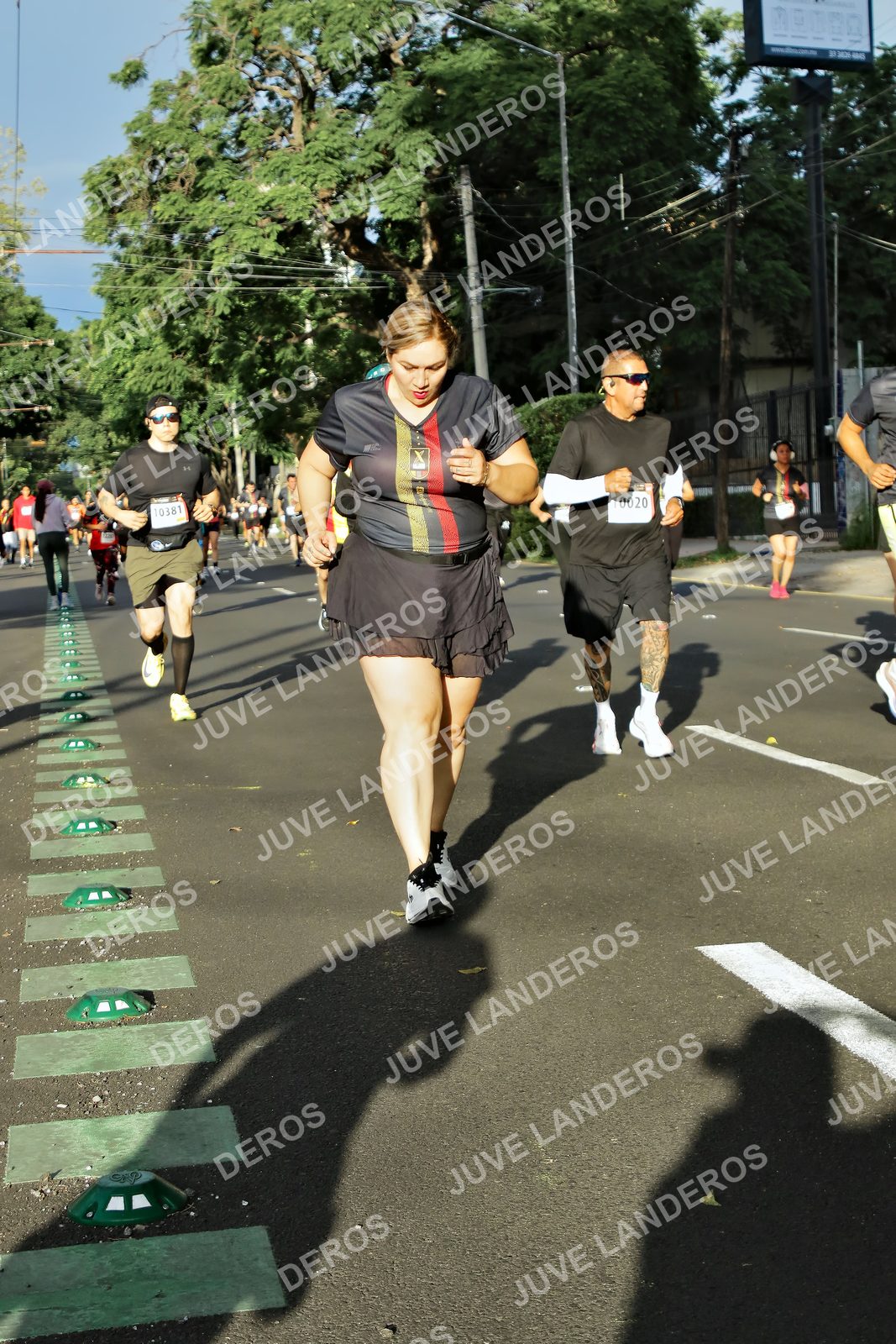 Foto de la X Carrera Leones Negros Red Cola 2026 en Rectoría General de la UdeG, Av. Juárez 976 (meta en Av. Enrique Díaz de León y Pedro Moreno), Guadalajara a las 07:46 · dorsal 10381, 10020
