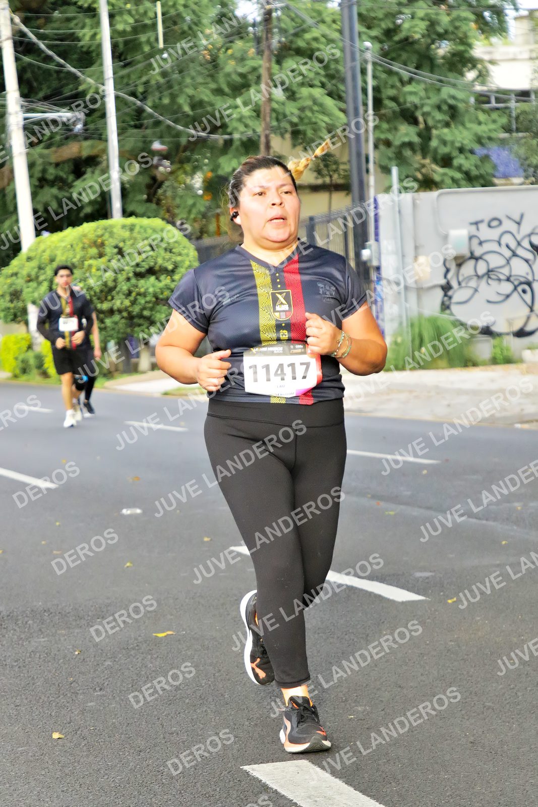 Foto de la X Carrera Leones Negros Red Cola 2026 en Rectoría General de la UdeG, Av. Juárez 976 (meta en Av. Enrique Díaz de León y Pedro Moreno), Guadalajara a las 08:14 · dorsal 11417
