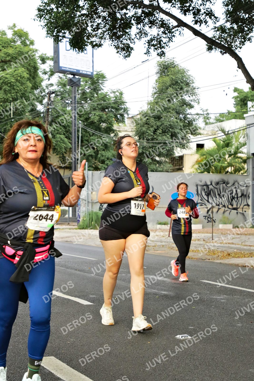 Foto de la X Carrera Leones Negros Red Cola 2026 en Rectoría General de la UdeG, Av. Juárez 976 (meta en Av. Enrique Díaz de León y Pedro Moreno), Guadalajara a las 07:20 · dorsal 1917, 2644, 248