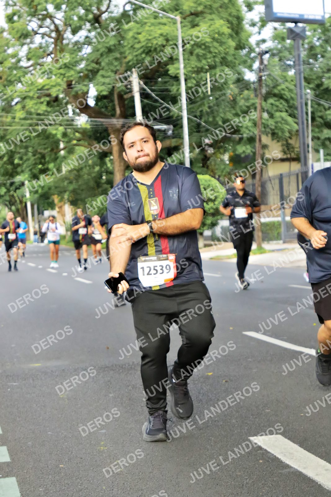 Foto de la X Carrera Leones Negros Red Cola 2026 en Rectoría General de la UdeG, Av. Juárez 976 (meta en Av. Enrique Díaz de León y Pedro Moreno), Guadalajara a las 08:16 · dorsal 12539