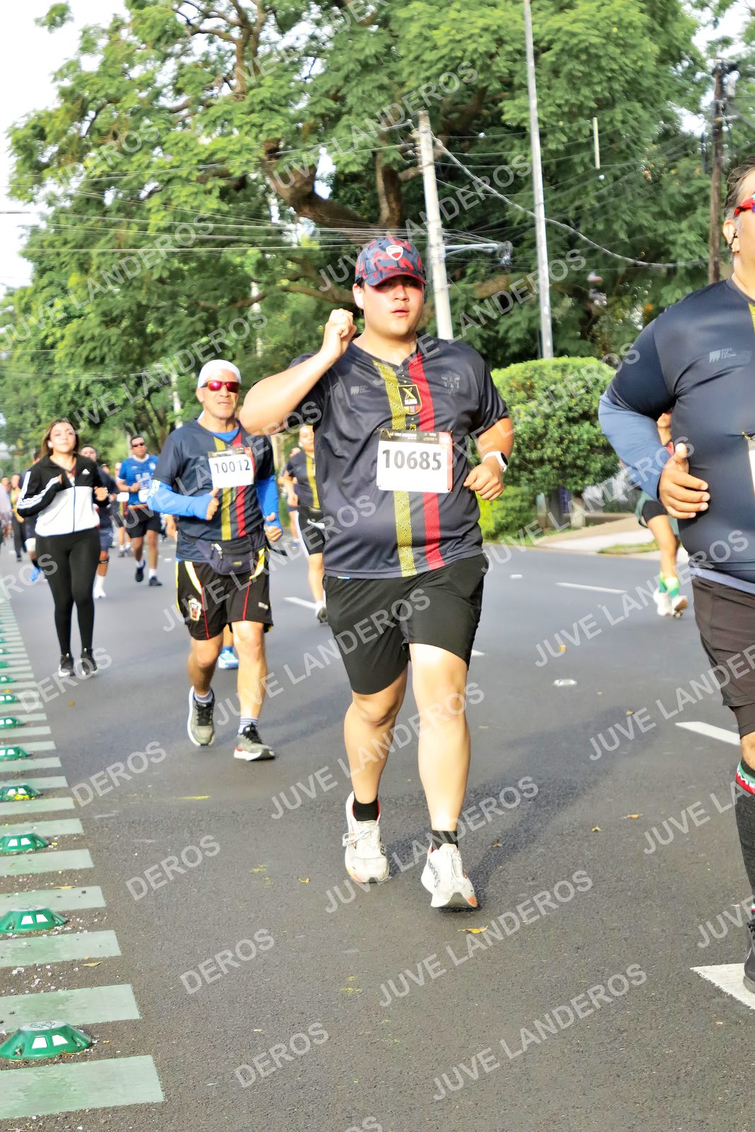 Foto de la X Carrera Leones Negros Red Cola 2026 en Rectoría General de la UdeG, Av. Juárez 976 (meta en Av. Enrique Díaz de León y Pedro Moreno), Guadalajara a las 08:06 · dorsal 10685, 10012