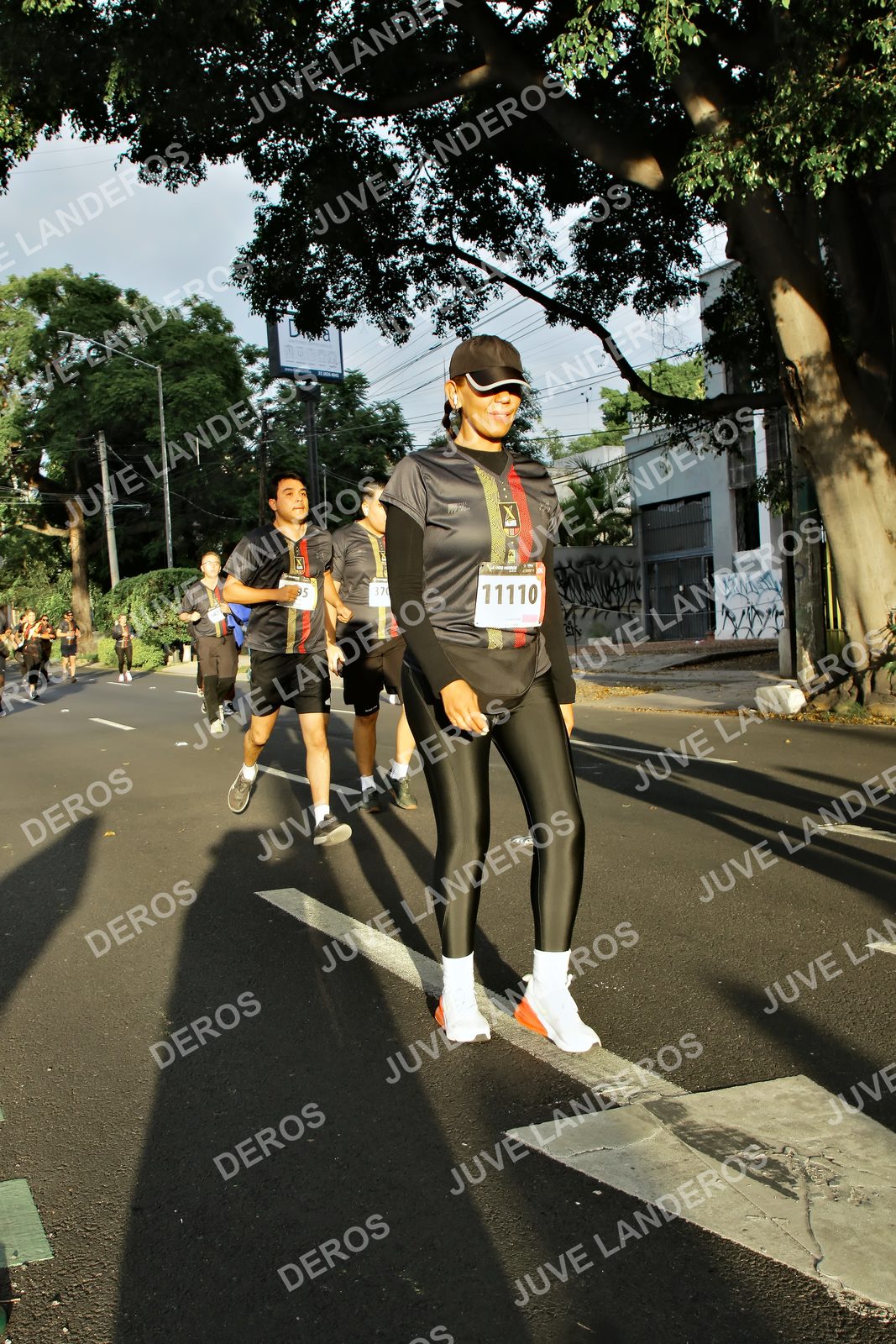 Foto de la X Carrera Leones Negros Red Cola 2026 en Rectoría General de la UdeG, Av. Juárez 976 (meta en Av. Enrique Díaz de León y Pedro Moreno), Guadalajara a las 07:26 · dorsal 11110, 370
