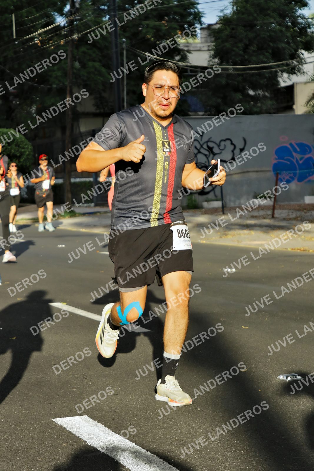 Foto de la X Carrera Leones Negros Red Cola 2026 en Rectoría General de la UdeG, Av. Juárez 976 (meta en Av. Enrique Díaz de León y Pedro Moreno), Guadalajara a las 07:45