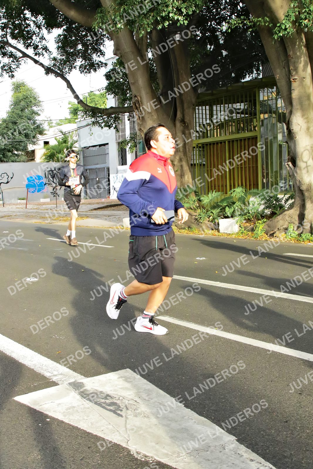 Foto de la X Carrera Leones Negros Red Cola 2026 en Rectoría General de la UdeG, Av. Juárez 976 (meta en Av. Enrique Díaz de León y Pedro Moreno), Guadalajara a las 08:03