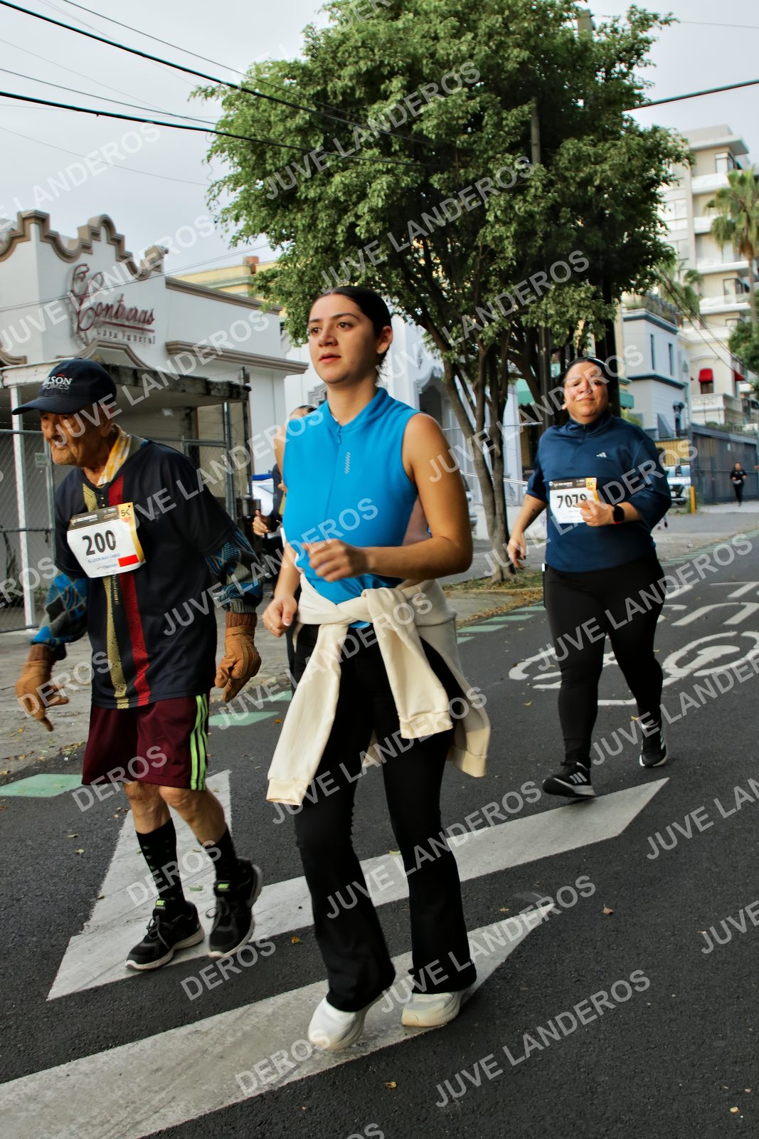 Foto de la X Carrera Leones Negros Red Cola 2026 en Rectoría General de la UdeG, Av. Juárez 976 (meta en Av. Enrique Díaz de León y Pedro Moreno), Guadalajara a las 07:20 · dorsal 200