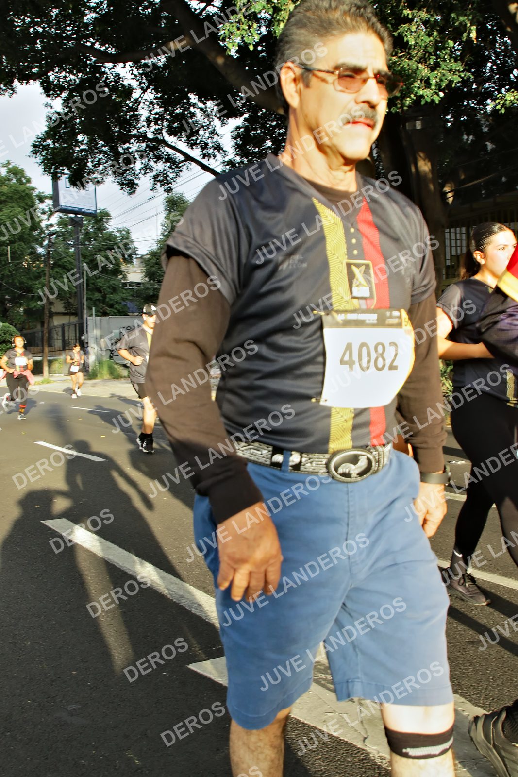 Foto de la X Carrera Leones Negros Red Cola 2026 en Rectoría General de la UdeG, Av. Juárez 976 (meta en Av. Enrique Díaz de León y Pedro Moreno), Guadalajara a las 07:30 · dorsal 4082