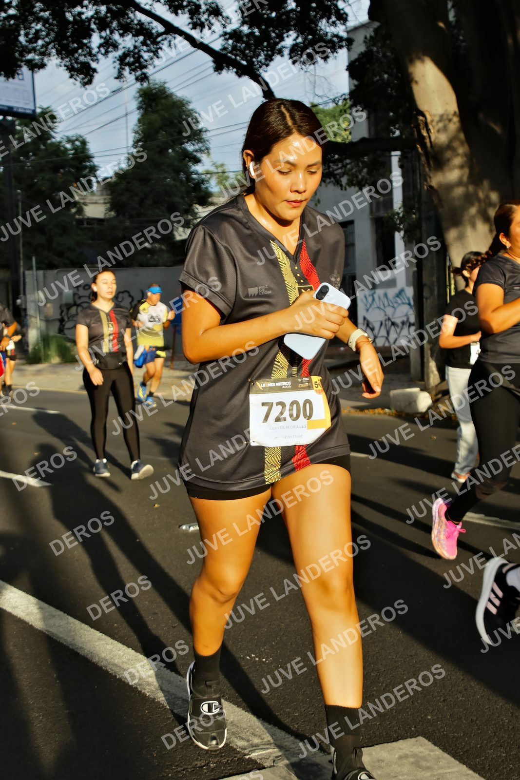 Foto de la X Carrera Leones Negros Red Cola 2026 en Rectoría General de la UdeG, Av. Juárez 976 (meta en Av. Enrique Díaz de León y Pedro Moreno), Guadalajara a las 07:30 · dorsal 7200